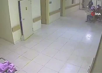 Sağlık ekibi güvenini yerine getirdi, bebeği depremde doğdu